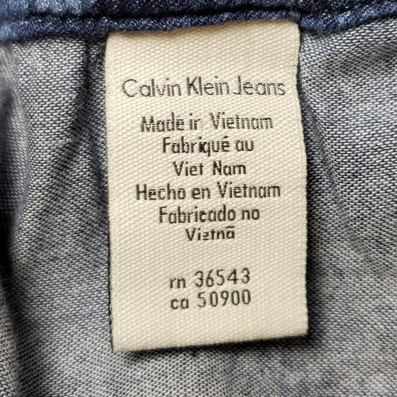 Calvin Klein Jeans Tulip Slit Side Wide Leg Shorts - Picture 5 of 8